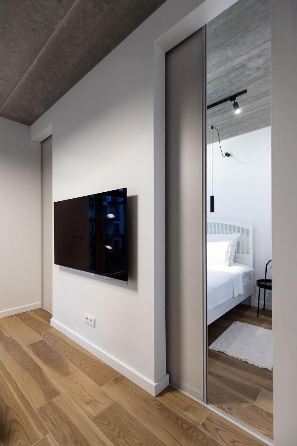 City Center Sanctuary Modern Business-Class Studio With Free Parking In The Heart Of Вилнюс Екстериор снимка