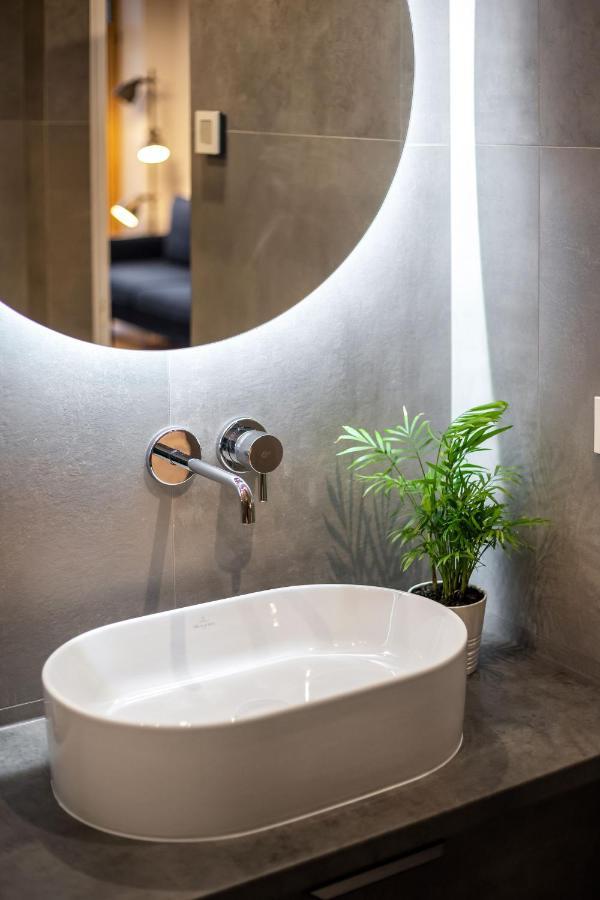 City Center Sanctuary Modern Business-Class Studio With Free Parking In The Heart Of Вилнюс Екстериор снимка